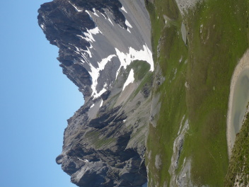 Autovallonasso et petit lac vert