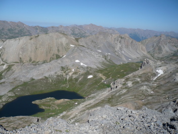 Montée vers le col de la Scaletta, on s’éloigne du lac Roburent supérieur