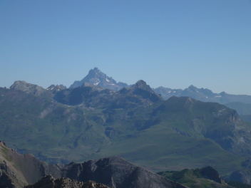 Monte Viso (3841 m) vu depuis le col de la Scaletta (2639 m)