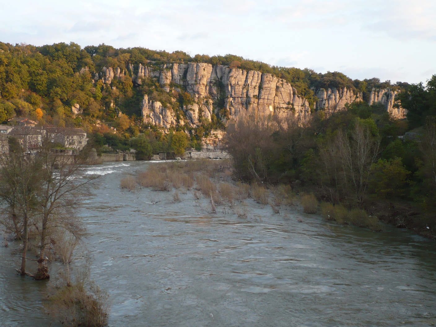 L’Ardèche en aval de Vogüe