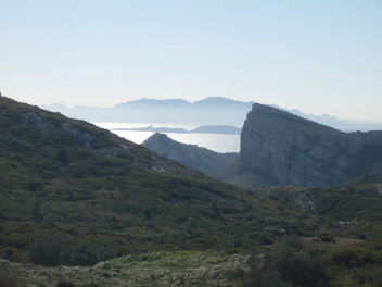 Pomègues et Marseilleyre avec brume