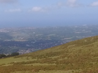 Vue sur mer depuis la montée vers la Rhune