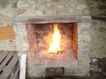 Cheminée du casot, D11 avant Montesquieu